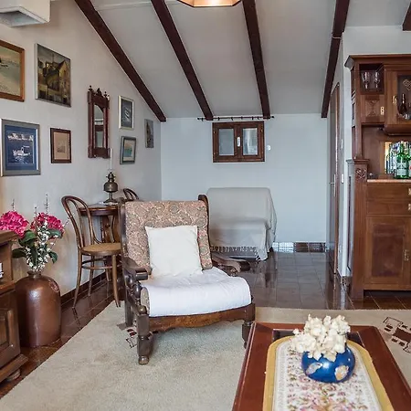 Tonsic Apartman Sutivan