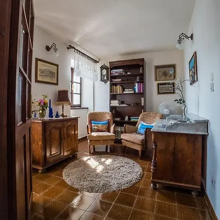 Tonsic Apartman Sutivan
