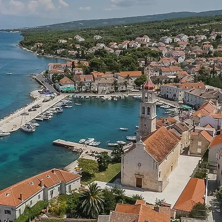 Tonsic Apartment Sutivan