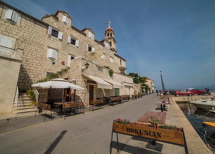 Tonsic Apartman Sutivan