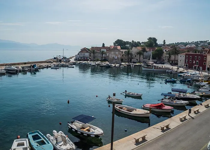 Tonsic Apartman Sutivan