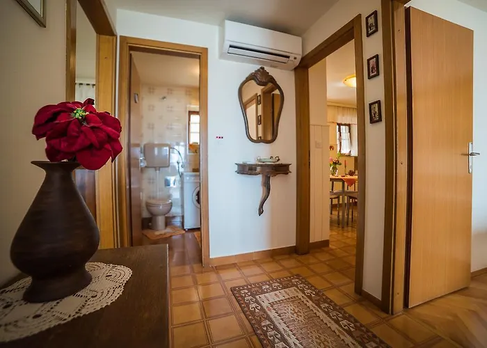 Tonsic Apartman Sutivan