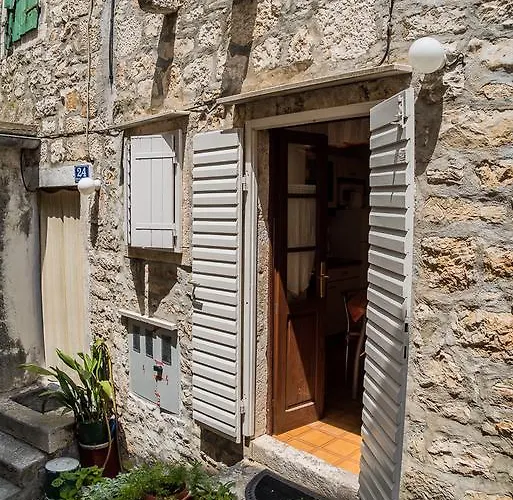 Apartman Tonsic Sutivan