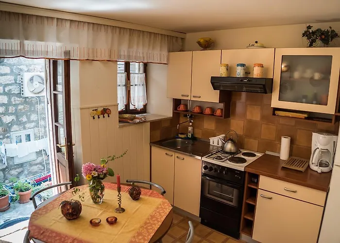 Tonsic Apartman Sutivan