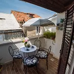 Tonsic Sutivan