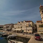 Tonsic * Sutivan