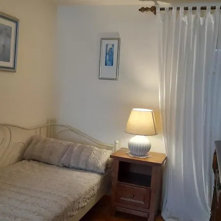 Tonsic Apartment *